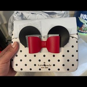 Disney x kate spade new york minnie mouse camera bag